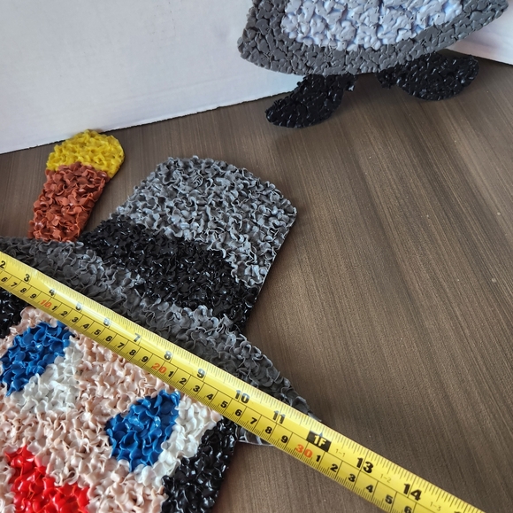 Vintage 1970s Melted Plastic Popcorn Blue Eyed Pilgrim Set Retro - Picture 12 of 17